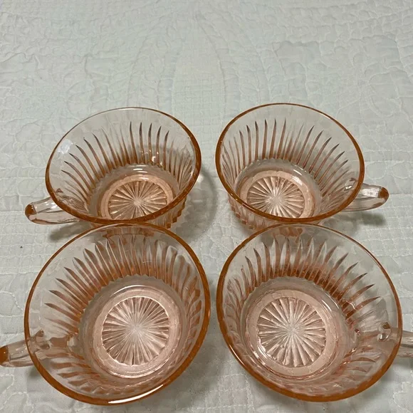 Elegant Pink Depression Glass Teacup Set of 4.
Manufactured by Anchor Hocking. - Picture 2 of 8